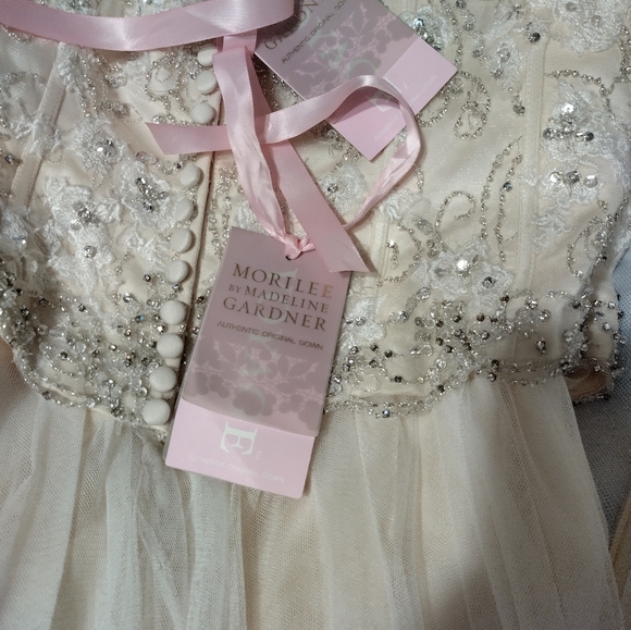 Wedding dress - Picture 4 of 7